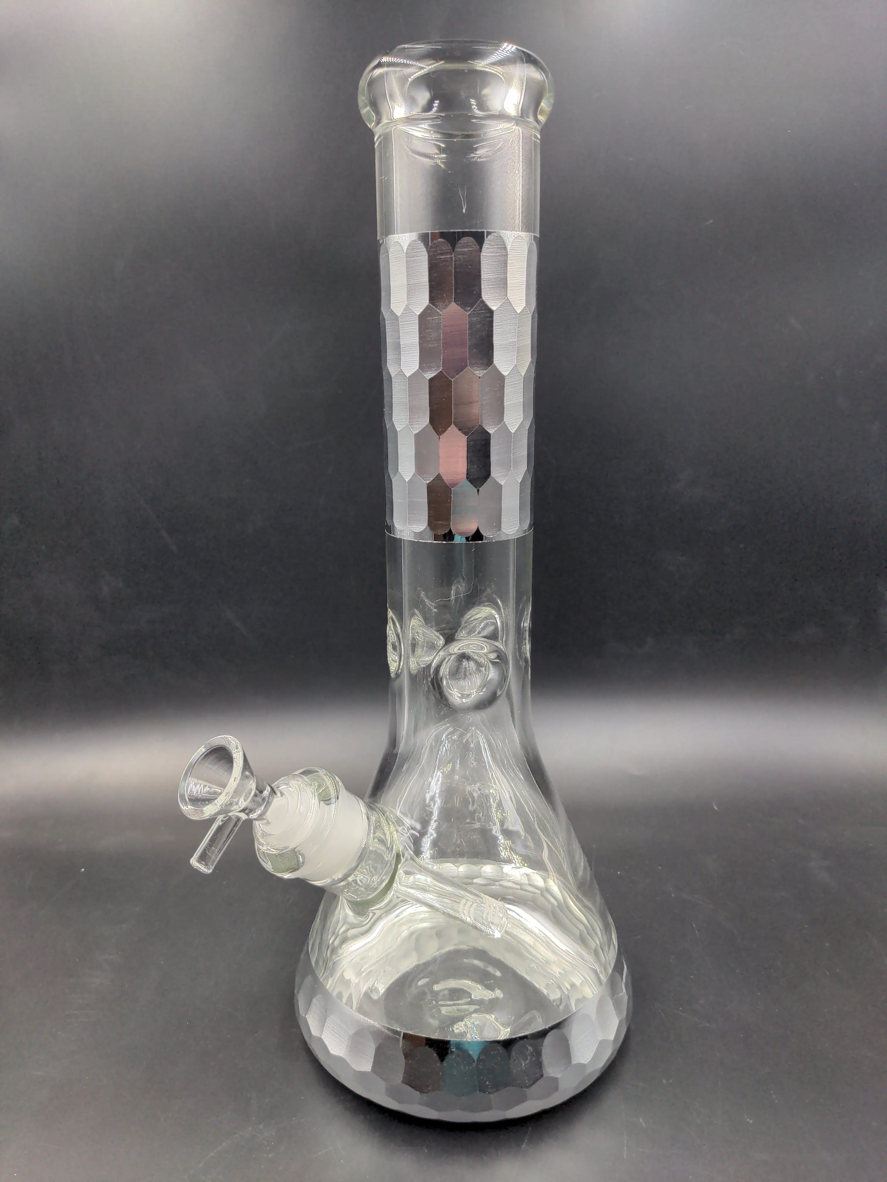 14 7mm Glass Diamond Cut Design Beaker