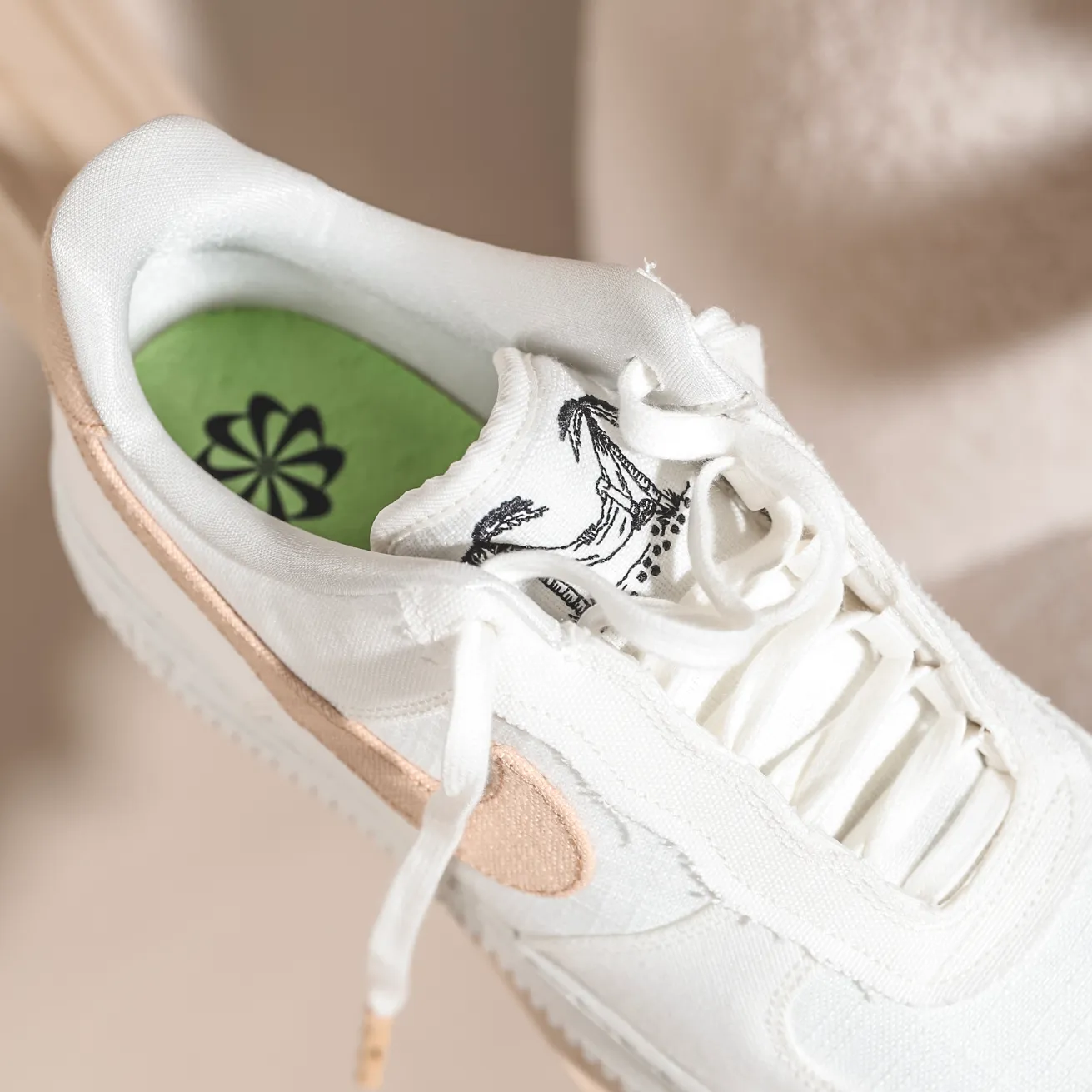 Nike Air Force 1 Premium Next Nature Sun Club [DM0208-100]