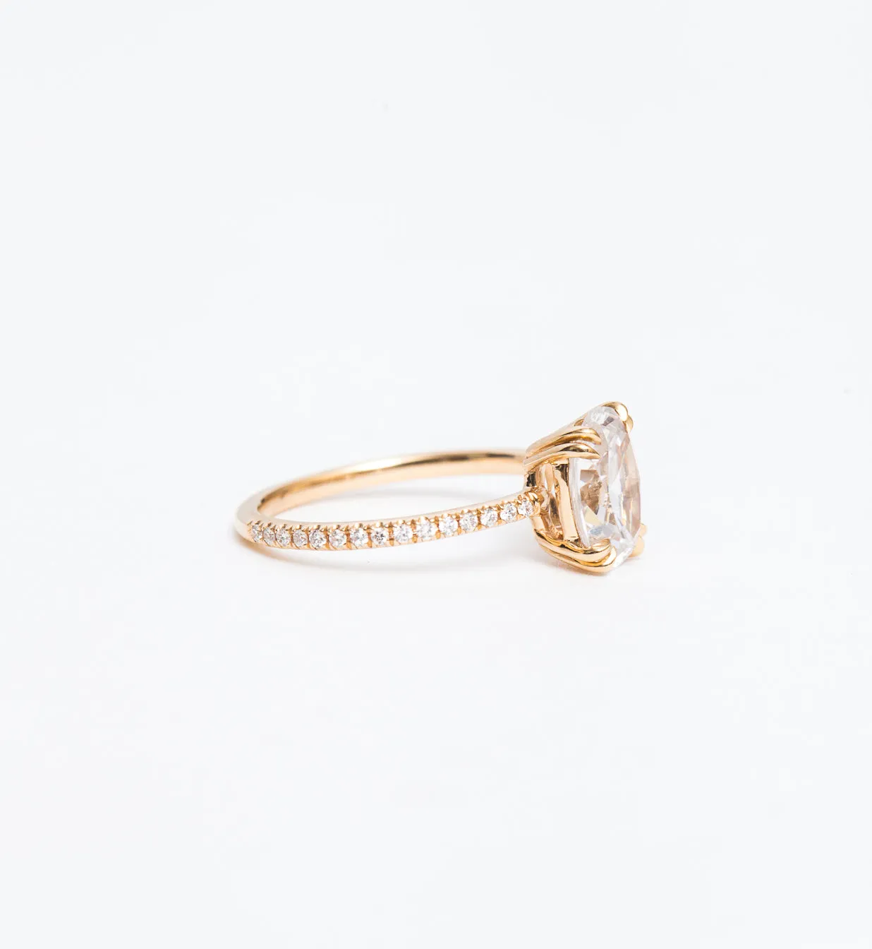 Oval Eleonore Delicate Pavé Ring